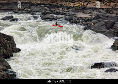 Laufen Sie die Great Falls des Potomac River. Sie sind die steilsten und spektakulärsten Falllinie Stromschnellen aller Flüsse in den USA Stockfoto