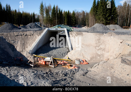 Unterführung für Radfahrer und Fußgänger im Bau, Finnland Stockfoto