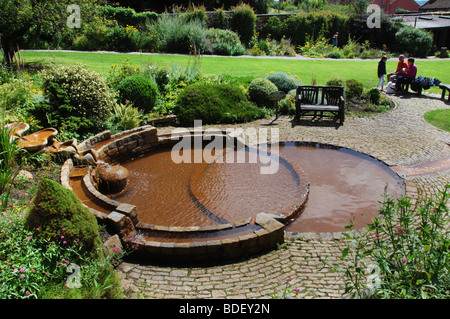 Chalice Well Gardens Glastonbury Somerset England Großbritannien Stockfoto