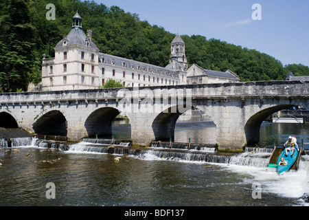 Canoing auf der Rive Dronne in Brantome in der Dordogne, Frankreich Stockfoto