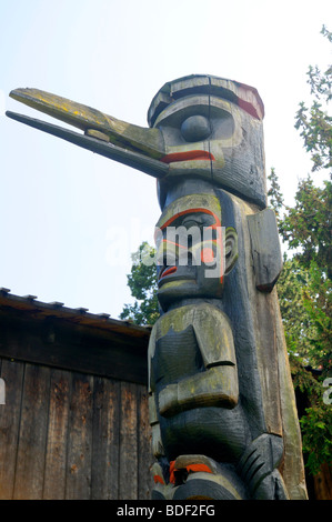 Die Totempfähle des Donners Park in Victoria auf Vancouver Island Stockfoto