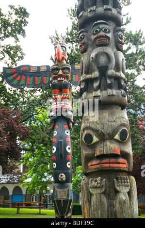 Die Totempfähle des Donners Park in Victoria auf Vancouver Island Stockfoto