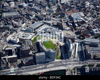 Luftaufnahme von Liverpool City centre, Einkaufszentrum Liverpool One Vordergrund, North West England, Sommer 2009 Stockfoto