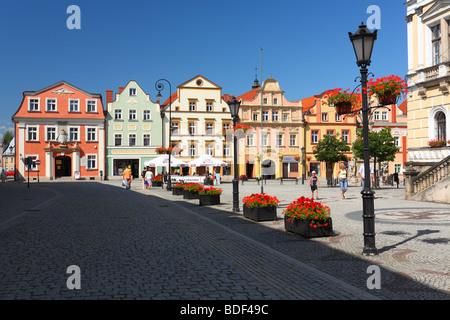 Lądek Zdrój Altmarkt an einem sonnigen Sommertag niedriger Schlesien Polen Bad Landeck Stockfoto