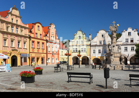 Lądek Zdrój Altmarkt an einem sonnigen Sommertag niedriger Schlesien Polen Bad Landeck Stockfoto