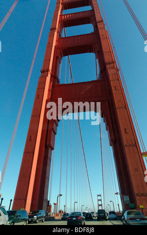 Blick auf die Golden Gate Bridge beim Überqueren sie. Stockfoto