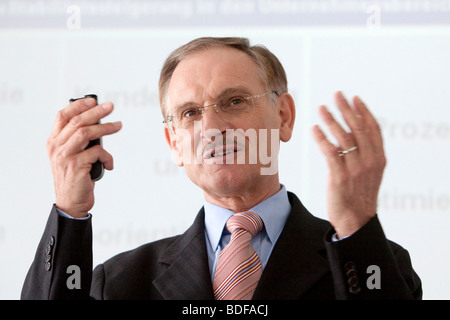 Günter von Au, Stuhl Executive von der Süd-Chemie AG, während der Pressekonferenz am Jahresabschluss am 02.04.2009 in Stockfoto