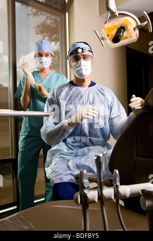 Zahnarzt und Patient vorbereiten Assistent Stockfoto
