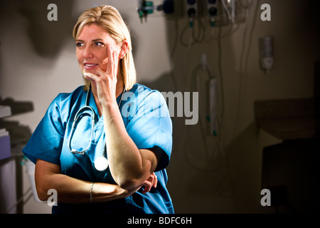 Nahaufnahme eines weiblichen Arzt mit Stethoskop Stockfoto