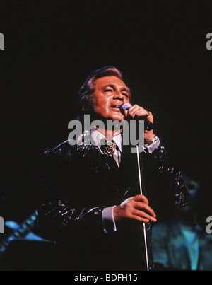 ENGELBERT HUMPERDINCK - UK Sänger (Gerry Dorsey) im Februar 1998 Stockfoto