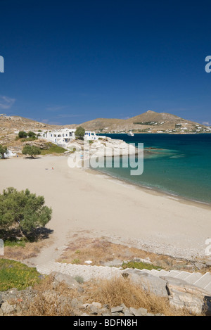 Stufen hinunter Piperi Beach in der Nähe von Naoussa, Insel Paros, Griechenland Stockfoto