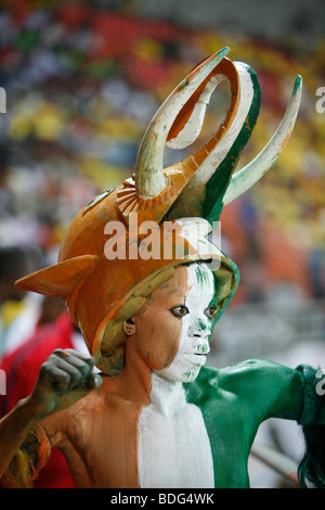 Côte d ' Ivoire Ventilator im Elefant Kostüm. Côte d ' Ivoire V Mali. African Cup of Nations 2008. Ohene Djan Stadium. Accra. Ghana. Afrika Stockfoto