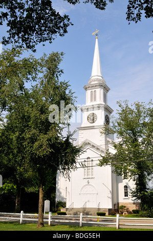 Historische Holz Congregational Church in der Innenstadt von Falmouth, Cape Cod, MA USA Stockfoto