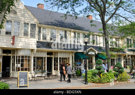 Innenstadt von Falmouth Dorf, Cape Cod, im Sommer mit Geschäften und restaurants Stockfoto