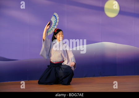 Fächertanz, Nihon Buyo, an das Cherry Blossom Festival, Hanami in Kyoto, Japan, Asien Stockfoto