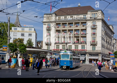 Zürich Vintage Straßenbahn Haltestelle Paradeplatz, Schweiz Stockfoto