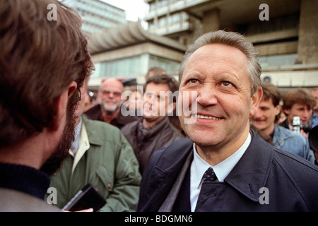 Guenter Schabowski an der Demonstration am 04.11.1989, Berlin, DDR Stockfoto