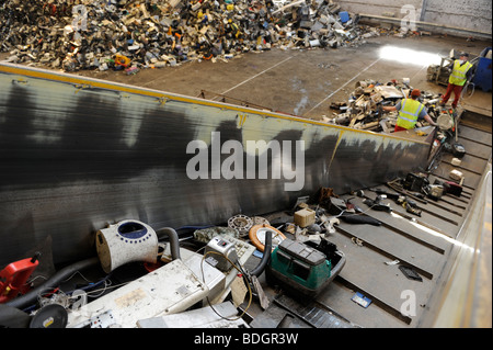 Deutschland Hamburg Recycling von Elektronikschrott an Electronic Recycling Firma TCMG, nicht verwendet elektronische Konsumgüter werden gesammelt und recycelt Stockfoto