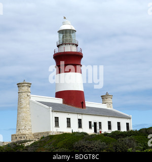 Leuchtturm am Cape Agulhas, dem südlichsten Punkt Afrikas, Western Cape, Südafrika. Stockfoto