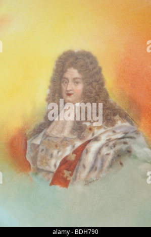 Französische König Louis XIV. (1638-1715) - König Sonne - ein Portrait auf antike Teller Limoges 1870 Stockfoto