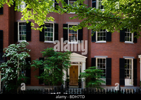 Klassische Backstein-Häuser der reichen Gnade LOUISBURG SQUARE auf BEACON HILL - BOSTON, MASSACHUSETTS Stockfoto