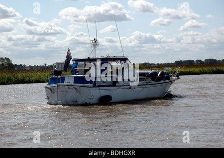 Moonraker 36 Kreuzfahrt auf dem Fluß Yare, Broads National Park Stockfoto