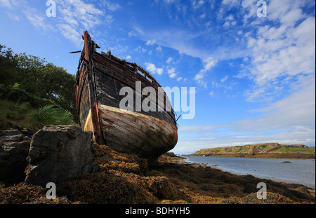 Eine verlassene Fischerboot bei Croig auf der Isle of Mull, in der Nähe von Dervaig. Stockfoto