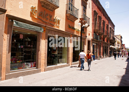 Fußgängerzone Promenade an der Avenida Zaragoza Avenue in der Stadt von San Luis Potosi, Mexiko Stockfoto