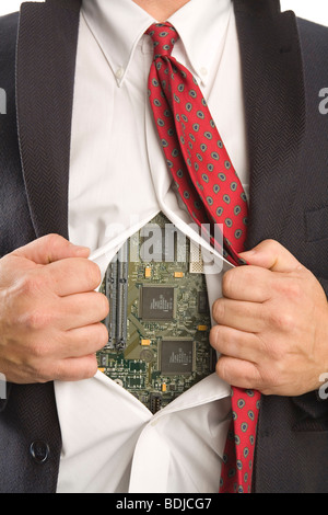 Geschäftsmann, öffnen Shirt, eine Computer-Motherboard zu offenbaren Stockfoto