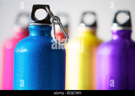 Wiederverwendbare Wasserflaschen Stockfoto