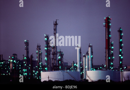 Öl Reginery, Sonnenuntergang Stockfoto