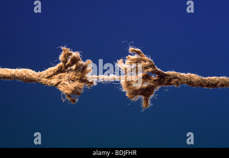 Ausfransen Seil über zu brechen Stockfoto