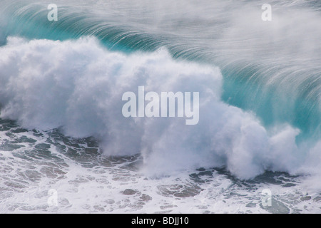 Wellen, Na Pali Coast, Kauai, Hawaii, USA Stockfoto