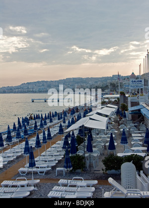 Restaurant/Strandbar, Promenade Des Anglais, Nizza, Côte d ' Azur, Frankreich Stockfoto