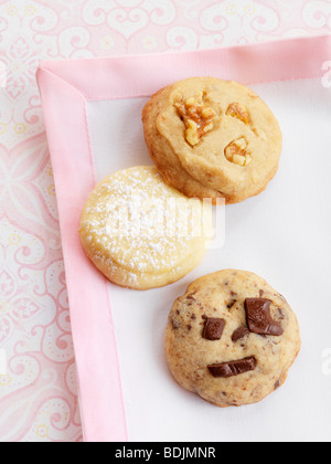 Nahaufnahme von Cookies auf Leinen Serviette Stockfoto