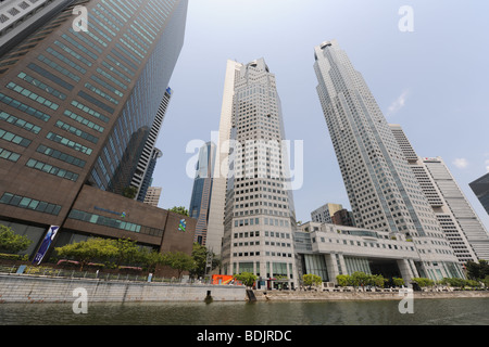 Wolkenkratzer der Stadt, einschließlich der Standard Chartered Bank und Singtel Bauten, Singapore River, Singapur Stockfoto