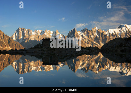Aiguilles de Chamonix spiegelt in Lac Blanc Stockfoto