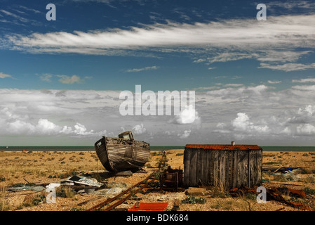 Ein verlassenes Fischerdorf Holzhütte bei Dungeness in Kent. Stockfoto