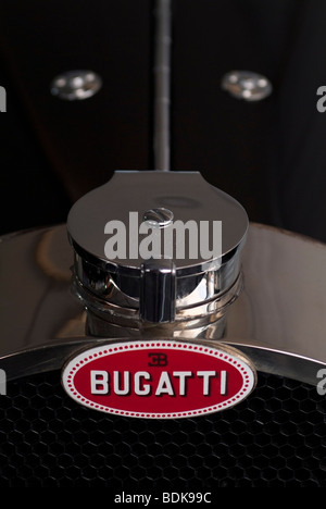 Haube von einem 1934 Bugatti auf dem Display in das Gooding & Firma Zelt an der 2009 Pebble Beach Concours d ' Elegance in Kalifornien. Stockfoto