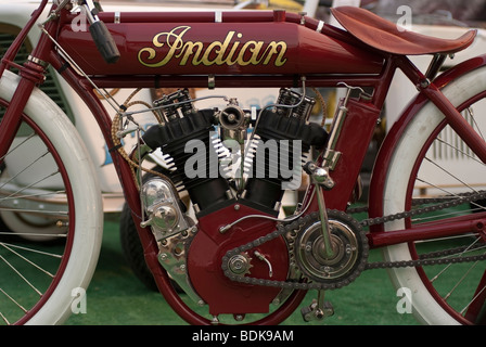 1913 indischen 1.000 cc 8 Ventil Board Track Racer Bike auf dem Display an der 2009 Pebble Beach Concours d ' Elegance in Pebble Beach, Kalifornien Stockfoto