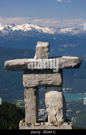Inukshuk-Stein-Statue am Whistler Mountain ist das Olympische Symbol, Whistler, Britisch-Kolumbien, Kanada. Stockfoto