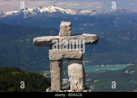 Inukshuk-Stein-Statue am Whistler Mountain ist das Olympische Symbol, Whistler, Britisch-Kolumbien, Kanada. Stockfoto