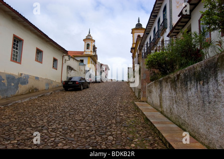 Straßen mit portugiesischen Kolonialbauten, historische UNESCO-Welterbe, Mariana, Minas Gerais, Brasilien Stockfoto