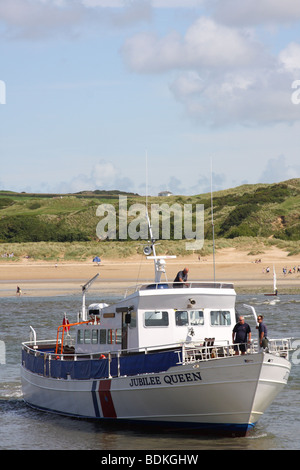Das Jubiläum Königin Ausflugsschiff in die Mündung des Flusses Camel in Padstow, North Cornwall, England, U.K Stockfoto
