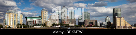 Canary Wharf Skyline Panorama 2009 den letzten Stockfoto