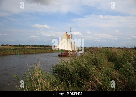 Hustler 3 Segelyacht Segeln auf dem Fluss Ant. Stockfoto