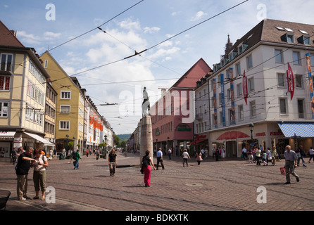 Freiburg, Breisgau, Baden-Württemberg, Deutschland, Europa. Fußgängerzone in der Innenstadt Stockfoto