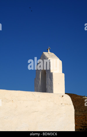 Kythnos Insel Griechenlands. Malerische Kapellen in den Kykladen Inselgruppe wurden von Einheimischen gebaut und liegen dort seit Hunderten von Jahren. Stockfoto