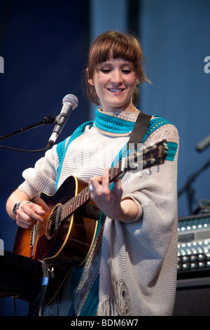 Cate Le Bon beim Greenman Festival 2009, Glanusk Park, Brecon, Wales Stockfoto