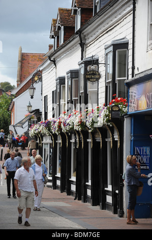 "Harveys" Brauerei Shop im Tourismus Cliffe High Street Lewes East Sussex UK Stockfoto